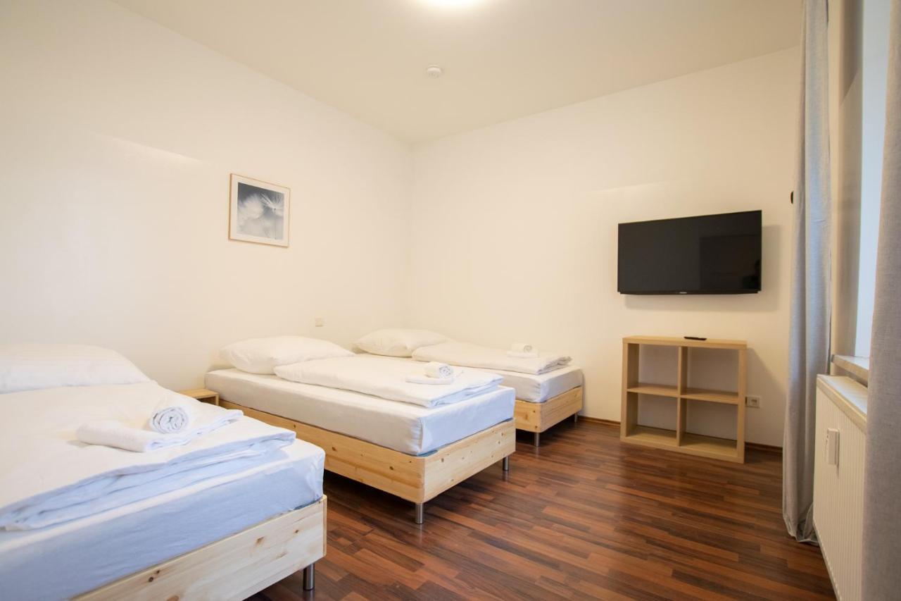Raj Living - 1 Or 4 Room Apartments - 15 Min To Messe Dus - 10 Min Old Town Dus Дюссельдорф Екстер'єр фото