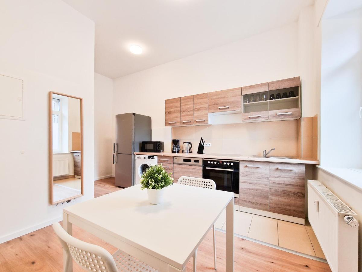 Raj Living - 1 Or 4 Room Apartments - 15 Min To Messe Dus - 10 Min Old Town Dus Дюссельдорф Екстер'єр фото